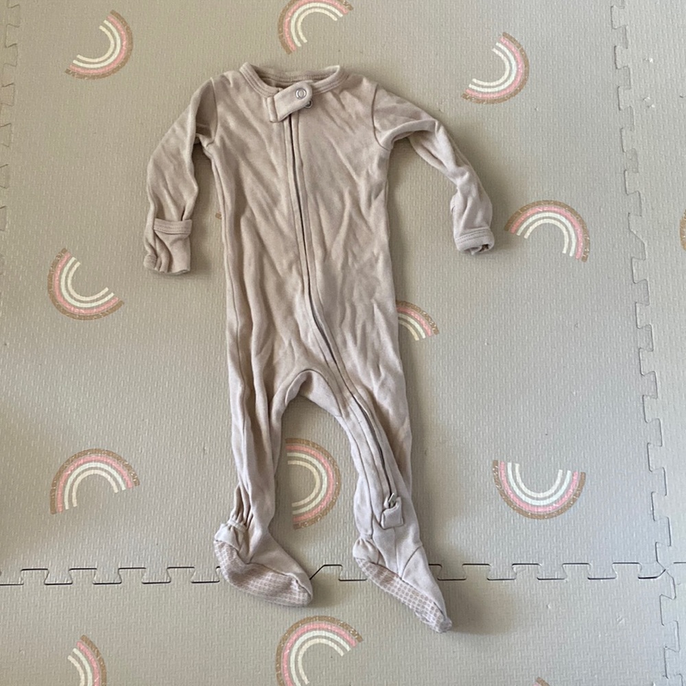 L’ovedbaby Organic Baby Zipper Footie in Vanilla Size 0-3m